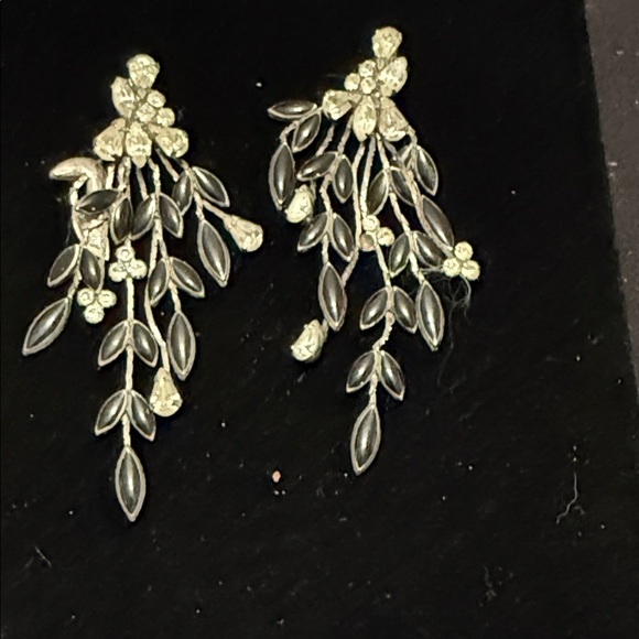 Elegant Silver Leaf Drop Earrings - Picture 2 of 3